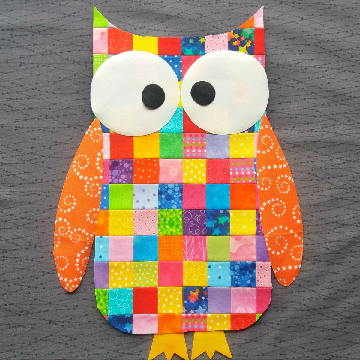 Hootsville Row Single Bed Quilt - Littler Quilts